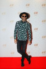 Ranveer Singh at h&m store launch in Mumbai on 1st Oct 2015_560e68bcdcc8b.jpg