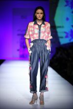 Model walk the ramp for Not so serious by Pallavi Mohan show on day 2 of Amazon india fashion week on 8th Oct 2015 (30)_56167efe0a30e.JPG