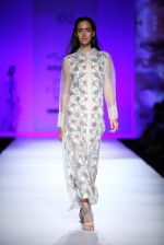 Model walk the ramp for Not so serious by Pallavi Mohan show on day 2 of Amazon india fashion week on 8th Oct 2015 (68)_56167f5e31563.JPG