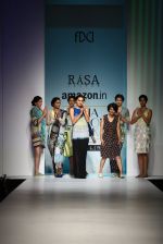 Model walk the ramp for Rasa Jaipur show on day 2 of Amazon india fashion week on 8th Oct 2015 (60)_56167f93eeb5d.JPG