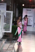 Model walk the ramp for Shivan Naresh on day 1 of Amazon india fashion week on 7th Oct 2015 (89)_56160dbdcd1e0.JPG