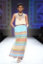 Model walk the ramp for Tanvi Kedia show on day 2 of Amazon india fashion week on 8th Oct 2015 (10)_56167f2b1c927.JPG