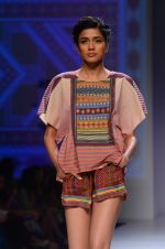 Model walk the ramp for Tanvi Kedia show on day 2 of Amazon india fashion week on 8th Oct 2015 (86)_56167fcb9ef8b.JPG