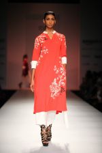 Model walk the ramp for Vineet Bahl on day 1 of Amazon india fashion week on 7th Oct 2015 (63)_56160d8d5c7f3.JPG