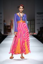 Model walk the ramp for Anupama Dayal Show at Amazon Fashion Week Day 3 on 9th Oct 2015  (49)_5619005e5e8b3.JPG