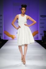 Model walk the ramp for Ashish Soni Show at Amazon Fashion Week Day 3 on 9th Oct 2015 (118)_5618fedd2a11f.JPG