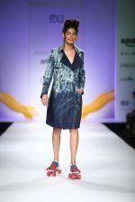 Model walk the ramp for Ashish Soni Show at Amazon Fashion Week Day 3 on 9th Oct 2015 (48)_5618fe61c4e16.JPG