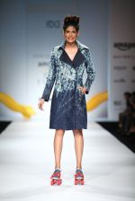 Model walk the ramp for Ashish Soni Show at Amazon Fashion Week Day 3 on 9th Oct 2015 (49)_5618fe62b1d41.JPG