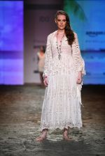Model walk the ramp for Payal Jain Show at Amazon Fashion Week Day 3 on 9th Oct 2015  (27)_56190108ad634.JPG