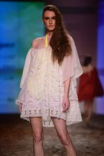 Model walk the ramp for Payal Jain Show at Amazon Fashion Week Day 3 on 9th Oct 2015  (30)_561901277df96.JPG