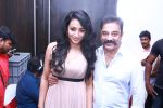 Kamal Haasan and Trisha at Thoongavanam Audio Launch on 10th Oct 2015 (12)_561a5262e6442.jpg