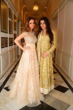 Suzanne Khan at abu jani charity show on 16th Oct 2015 (250)_562365804e2d5.JPG