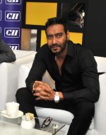 Ajay Devgan at CII meet in Delhi on 20th Oct 2015 (16)_562741e17fbc8.jpg