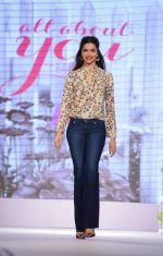 Deepika Padukone at Myntra fashion show on 20th Oct 2015 (10)_5627448ccd709.jpg