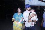 Sreesanth snapped with kid and wife as he comes to Mumbai to shoot for Mahesh Bhatt on 20th Oct 2015 (3)_562743ea5c163.JPG
