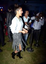 Jacqueline Fernandez at British Airwaus event in Delhi on 26th Oct 2015 (7)_562f7c32af4f8.jpg