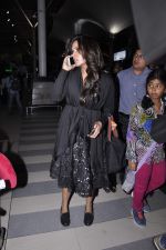 Richa Chadda at the Airport after promoting Main Aur Charles on 27th Oct 2015 (26)_563090cf83812.JPG