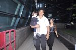 Suhana and ABRam snapped at the airport on 27th Oct 2015 (4)_5630921ed0e7e.JPG