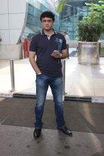 Saurav Ganguly snapped at airport on 28th Oct 2015 (3)_5631d5b4cf901.JPG