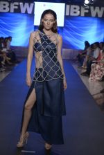 Model walk the ramp for Advitya by Esha Sethi Thirani Show at Gionee india beach fashion week day 1 on 29th Oct 2015 (20)_563318a92ba12.JPG