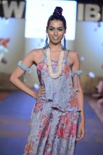 Model walk the ramp for Anupama Dayal Show at Gionee india beach fashion week day 1 on 29th Oct 2015 (75)_5633194e90ec9.JPG
