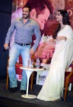 Sonam Kapoor, Salman Khan at the Press Conference Prem Ratan Dhan Payo in Le Meridan new delhi on 4th Nov 2015 (22)_563b078ca9a72.JPG