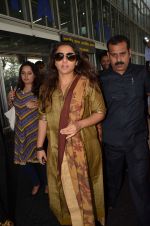 Vidya Balan at Netaji Subhash Chandra Bose Airport_For KFF21_1_56482d6d7d20e.jpg