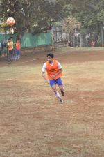 Sidharth Malhotra snapped at soccer match on 15th Nov 2015 (42)_56498c5dd0ae7.JPG