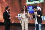 Deepika Padukone and Ranbir Kapoor graced the GRAND FINALE of ZEE TV_s I Can Do That on 18th Nov 2015 (4)_564d853fc65ce.JPG
