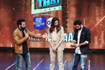 Deepika Padukone and Ranbir Kapoor graced the GRAND FINALE of ZEE TV_s I Can Do That on 18th Nov 2015 (9)_564d85408a2d8.JPG