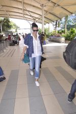 Neha Dhupia snapped at the airport on 18th Nov 2015 (9)_564d7f44e8a64.JPG