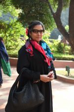 SHABANA AZMI AT WOMAN IN THE WORLD EVENT IN DELHI on 20th Nov 2015 (3)_565029561841a.jpg