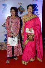 at Zee Rishtey Awards in Mumbai on 21st Nov 2015 (163)_56515e1ec4926.JPG