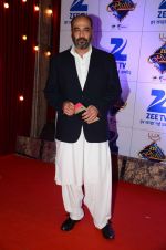at Zee Rishtey Awards in Mumbai on 21st Nov 2015 (247)_56515e6eb83cf.JPG