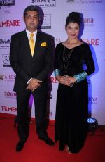 Deepak Lamba (CEO, WWM) & Tejaswini Pandit at the Red Carpet of _Ajeenkya DY Patil University Filmfare Awards (Marathi) 2014__5652dfbce6d38.JPG