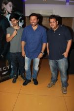 Sunny Deol with Shivam Patil and rishabh Arora have a fun action night out with James Bond SPECTRE on 22nd Nov 2015(4)_5652bb1a77b2f.JPG