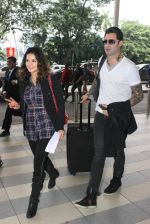Sunny Leone snapped at airport on 25th Nov 2015 (13)_5656b3834be5b.JPG