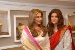 Dimple Kapadia, Twinkle Khanna inaugurates RANKA jewelllers 10th showroom at Baner , Pune on 3rd Dec 2015 (17)_5660668cdca7f.jpg