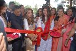 Dimple Kapadia, Twinkle Khanna inaugurates RANKA jewelllers 10th showroom at Baner , Pune on 3rd Dec 2015 (4)_5660667842f27.jpg