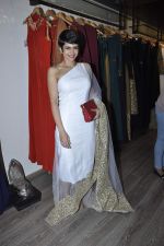 Mandira Bedi at Atosa launches new collection on 2nd Dec 2015 (23)_56605bad91f1d.JPG