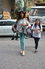Shilpa Shetty snapped at lower parel on 2nd Dec 2015 (16)_56605d859ed67.JPG