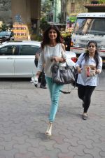 Shilpa Shetty snapped at lower parel on 2nd Dec 2015 (17)_56605d864a0d5.JPG