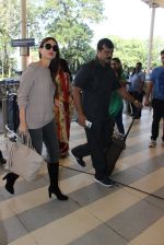 Kareena Kapoor left for Delhi early morning at 630 am on 4th Dec 2015 (18)_5662d703b9483.JPG