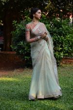 Deepika Padukone on the sets of colors show swaragini on 7th Dec 2015 (80)_5666dc2d4295f.JPG