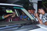 Dharmendra celebrates bday with fans on 8th Dec 2015 (4)_5667c2434aa84.JPG