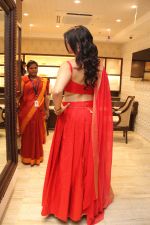 MANNARA CHOPRA IN SIZZLING RED LAUNCHES VADDANAM & UNCUT DIAMOND MELA AT MANEPALLY JEWELLERS (4)_56690ca7e7b07.jpg