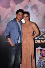 Kajol, Shahrukh Khan at Dilwale press meet on 11th Dec 2015 (6)_566ac76ae9954.jpg