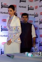 Deepika Padukone at Filmfare Awards press meet on 12th Dec 2015 (30)_566d2b52142a1.jpg