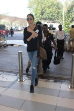 Sridevi snapped at airport on 12th Dec 2015 (20)_566d8c155768a.JPG