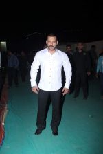 Salman Khan at Big Star Awards in Mumbai on 13th Dec 2015 (51)_566e7a97d59ea.JPG